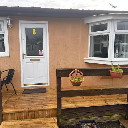Semi-Detached Chalet - Uddingston, Glasgow Eksteriør billede